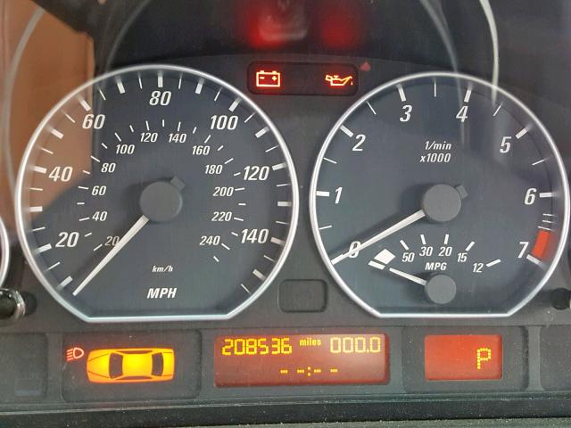 WBABS53462JU92381 - 2002 BMW 330 CI WHITE photo 8