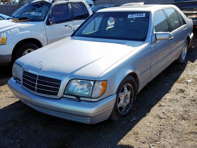 WDBGA51GXWA380731 - 1998 MERCEDES-BENZ S 500 SILVER photo 2