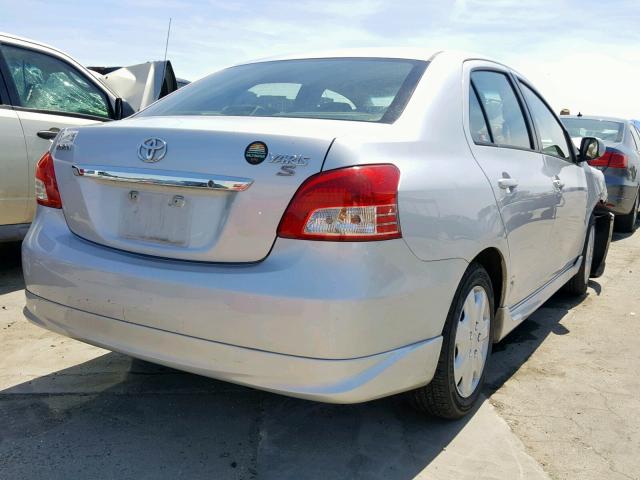 JTDBT923671016526 - 2007 TOYOTA YARIS SILVER photo 4