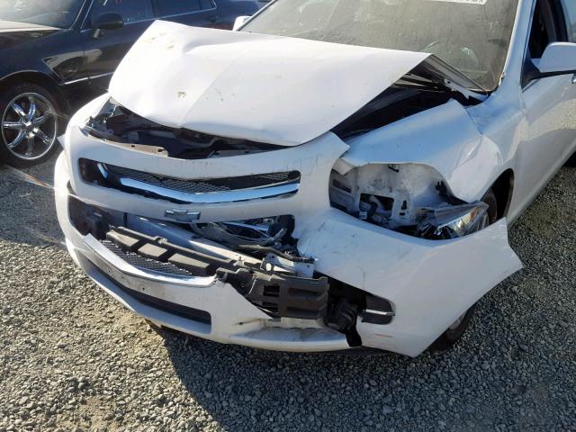 1G1ZE5E13BF371282 - 2011 CHEVROLET MALIBU LTZ WHITE photo 9