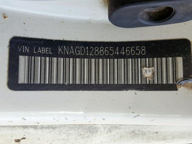 KNAGD128865446658 - 2006 KIA OPTIMA LX WHITE photo 10