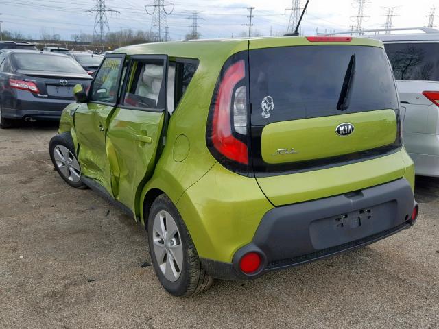 KNDJN2A21G7869001 - 2016 KIA SOUL GREEN photo 3