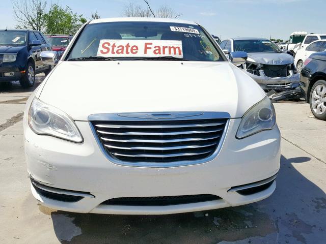 1C3BC4FB5BN522116 - 2011 CHRYSLER 200 LX WHITE photo 9