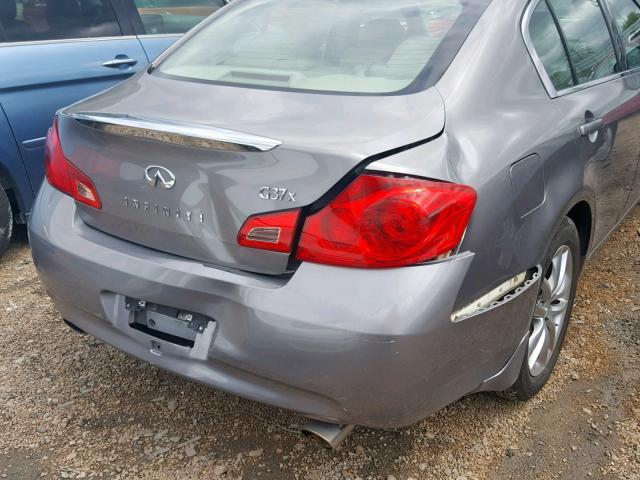 JNKCV61F29M364591 - 2009 INFINITI G37 GRAY photo 9