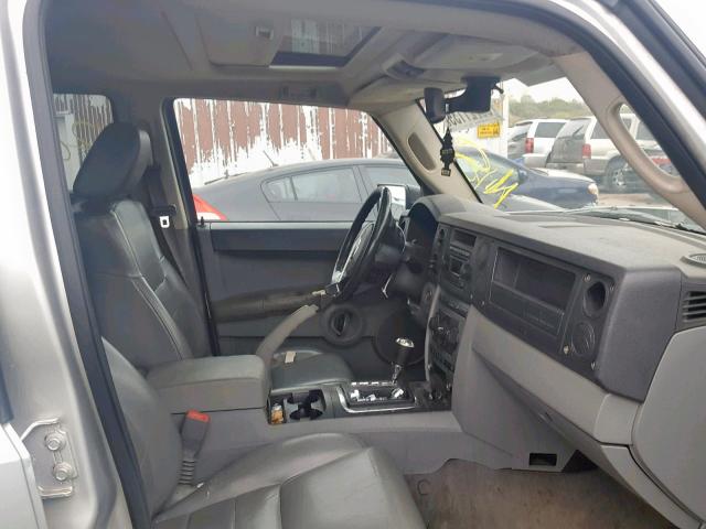 1J8HG48N76C318297 - 2006 JEEP COMMANDER SILVER photo 5