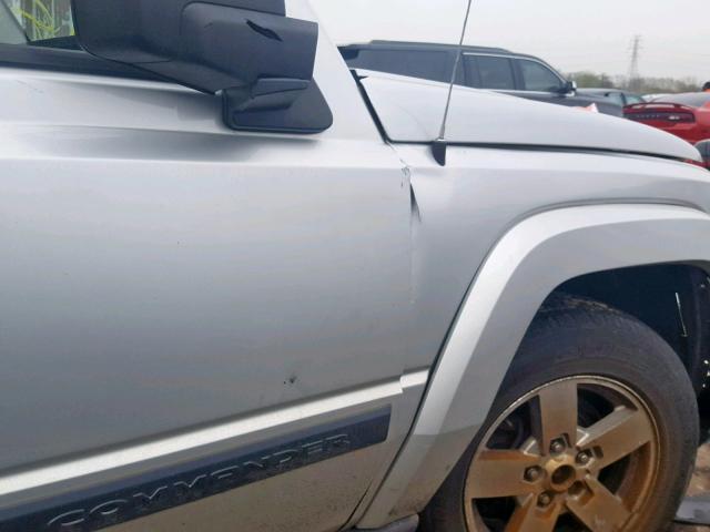 1J8HG48N76C318297 - 2006 JEEP COMMANDER SILVER photo 9