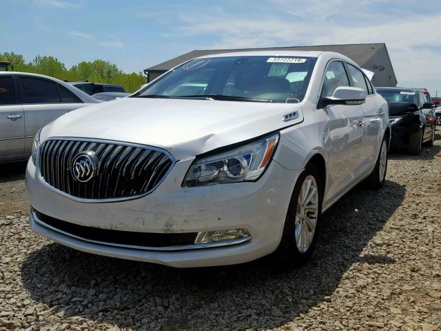 1G4GB5G36FF221397 - 2015 BUICK LACROSSE WHITE photo 2