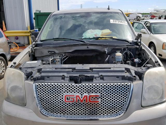 1GKFK638X7J350639 - 2007 GMC YUKON DENA GOLD photo 9