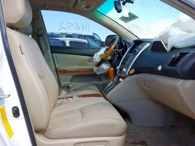 JTJHW31U982853059 - 2008 LEXUS RX 400H WHITE photo 5