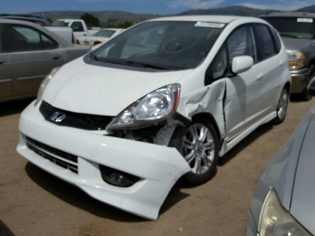 JHMGE8H40AS019352 - 2010 HONDA FIT SPORT WHITE photo 2