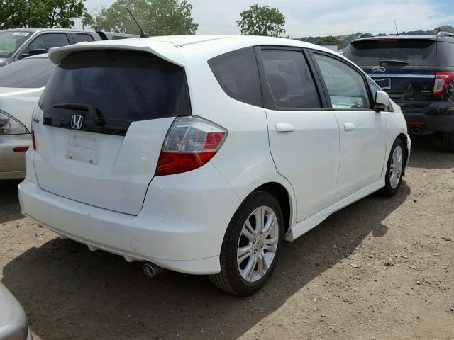 JHMGE8H40AS019352 - 2010 HONDA FIT SPORT WHITE photo 4