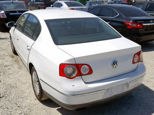 WVWJK73C57P074092 - 2007 VOLKSWAGEN PASSAT WHITE photo 3