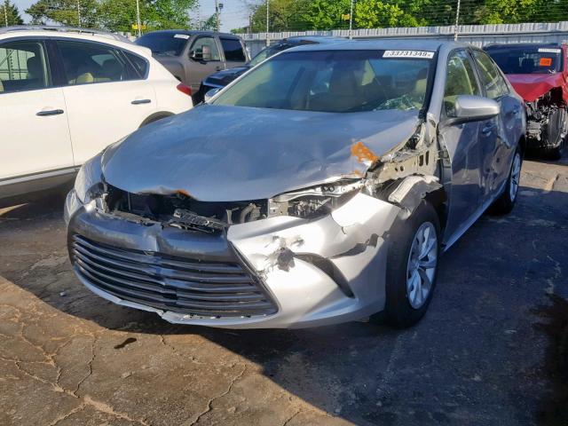 4T1BD1FK0HU206656 - 2017 TOYOTA CAMRY HYBR SILVER photo 2