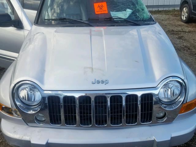 1J4GL58525W675365 - 2005 JEEP LIBERTY LI SILVER photo 7