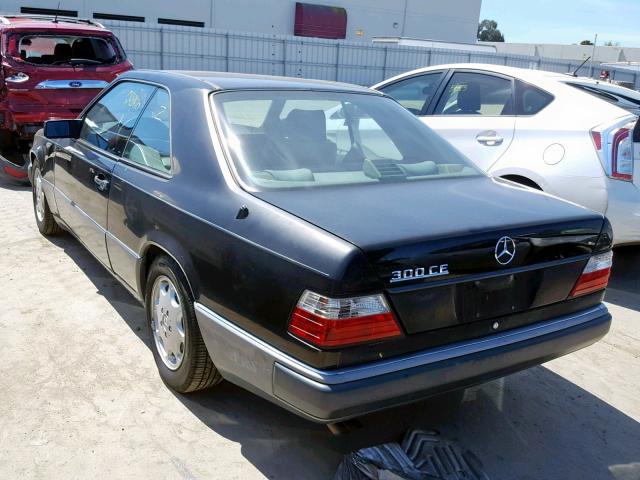 WDBEA52E3PB854633 - 1993 MERCEDES-BENZ 300 CE BLACK photo 3