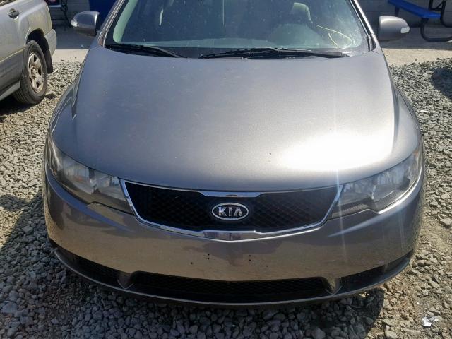 KNAFU4A26A5128430 - 2010 KIA FORTE EX GRAY photo 9