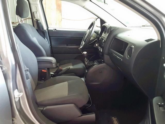 1J4NF1FBXBD255487 - 2011 JEEP COMPASS SP Сұр фото 5