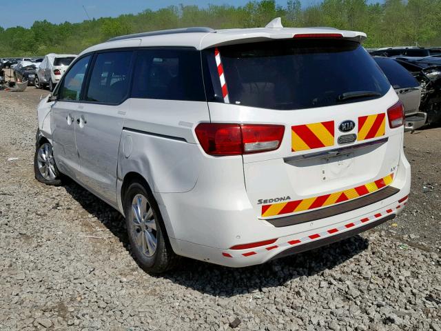 KNDMB5C17F6039154 - 2015 KIA SEDONA LX WHITE photo 3