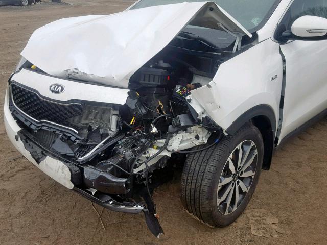 KNDPNCAC9J7488559 - 2018 KIA SPORTAGE E WHITE photo 9