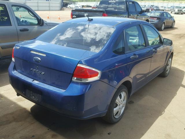 1FAHP34N68W195400 - 2008 FORD FOCUS S/SE BLUE photo 4