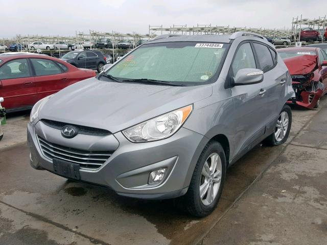 KM8JUCACXDU575901 - 2013 HYUNDAI TUCSON GLS SILVER photo 2