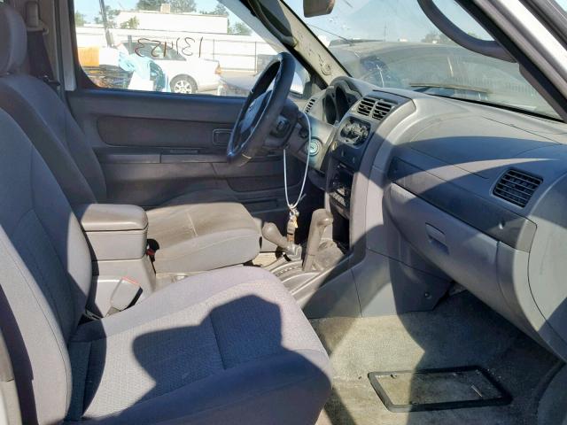 1N6ED29YX2C360843 - 2002 NISSAN FRONTIER C SILVER photo 5