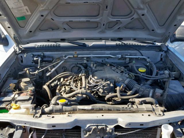 1N6ED29YX2C360843 - 2002 NISSAN FRONTIER C SILVER photo 7