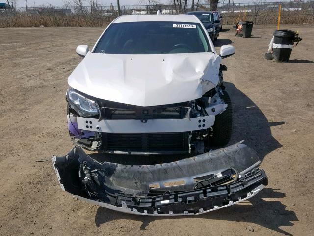 1G1RA6S50JU117578 - 2018 CHEVROLET VOLT LT WHITE photo 9