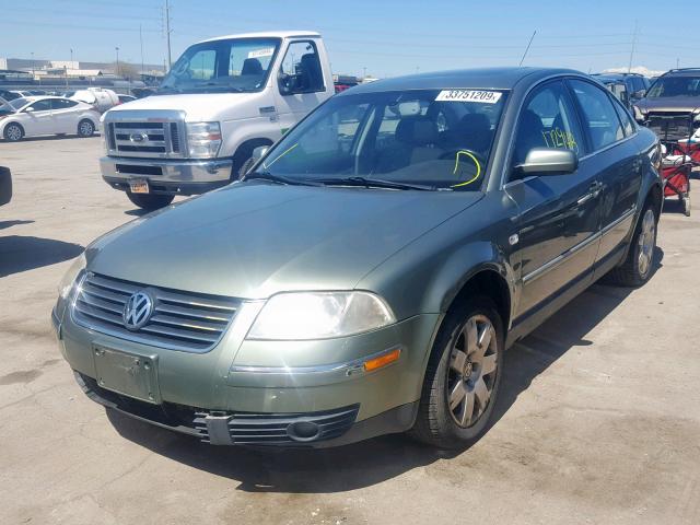 WVWTH63B12P170996 - 2002 VOLKSWAGEN PASSAT GLX GREEN photo 2