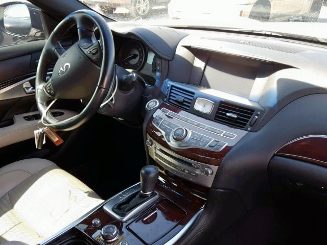 JN1BY1AP3GM220550 - 2016 INFINITI Q70 3.7 WHITE photo 9