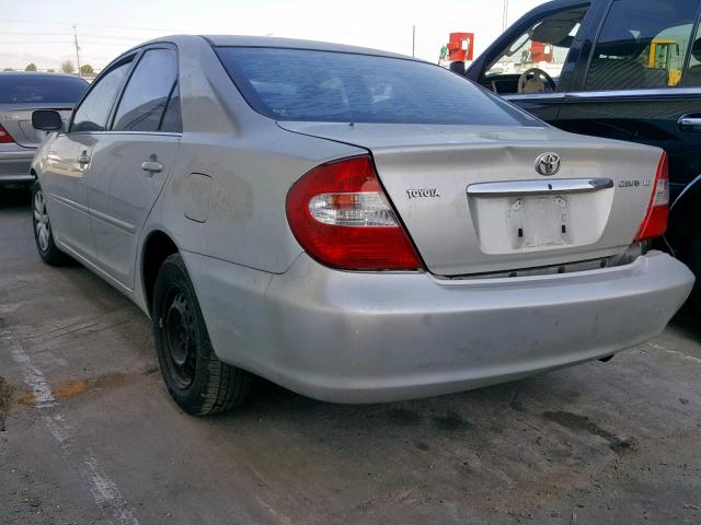 JTDBE32K320017291 - 2002 TOYOTA CAMRY LE SILVER photo 3