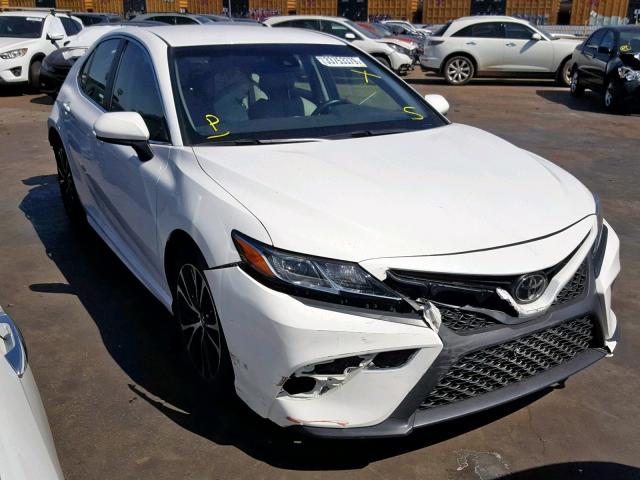 JTNB11HK6J3052147 - 2018 TOYOTA CAMRY L WHITE photo 1