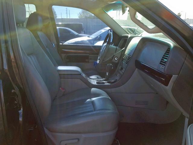 5LMEU68H03ZJ20803 - 2003 LINCOLN AVIATOR შავი ფოტო 5