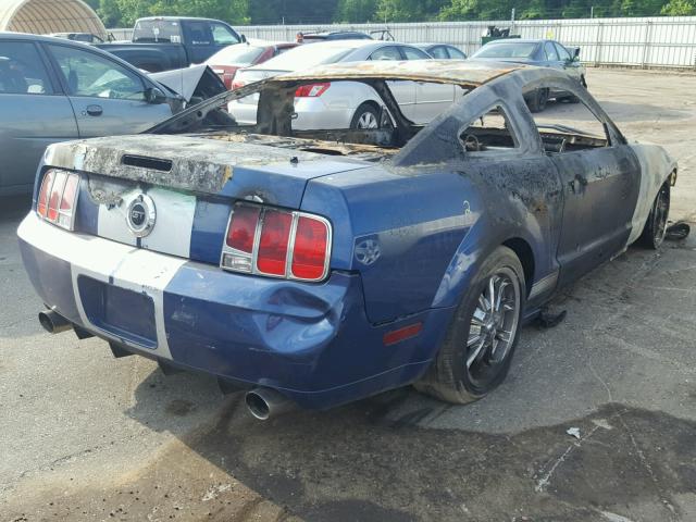 1ZVHT82HX85152360 - 2008 FORD MUSTANG GT BLUE photo 4