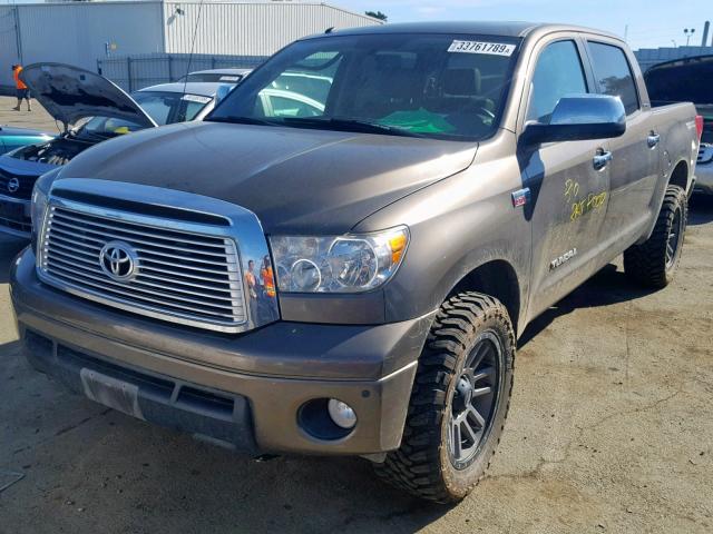 5TFHY5F13CX266911 - 2012 TOYOTA TUNDRA CRE GRAY photo 2