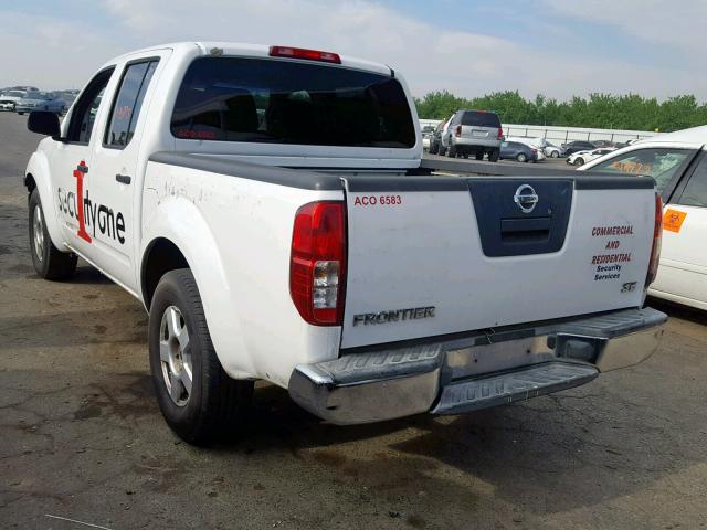 1N6AD07U56C449843 - 2006 NISSAN FRONTIER C WHITE photo 3