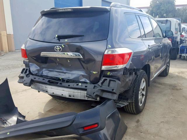 5TDBK3EH1DS260669 - 2013 TOYOTA HIGHLANDER GRAY photo 4