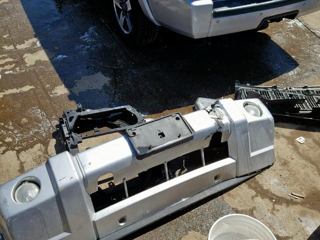 1J8HG48K36C265183 - 2006 JEEP COMMANDER 银色 照片 9