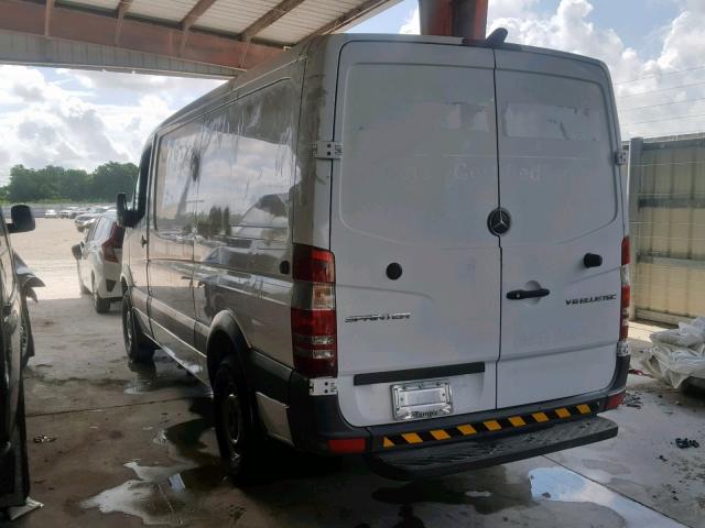 WD3PE7CC2F5946413 - 2015 MERCEDES-BENZ SPRINTER 2 WHITE photo 3