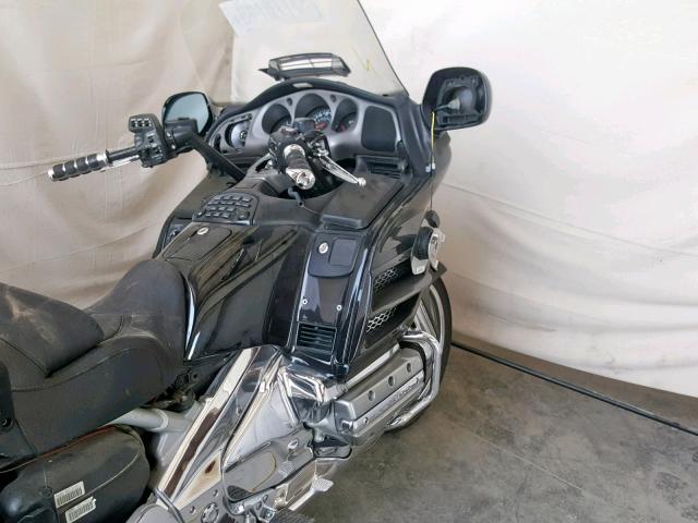 1HFSC47462A100414 - 2002 HONDA GL1800 A BLACK photo 5