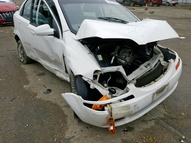 KL1TD52645B465187 - 2005 CHEVROLET AVEO BASE Ақ фото 9