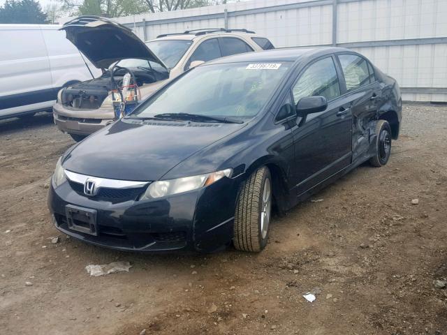 19XFA1F67AE041484 - 2010 HONDA CIVIC LX-S أسود صورة 2