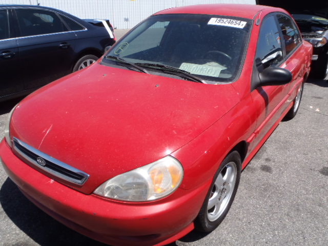 KNADC123226165423 - 2002 KIA RIO RED photo 2