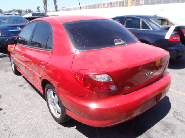 KNADC123226165423 - 2002 KIA RIO RED photo 3