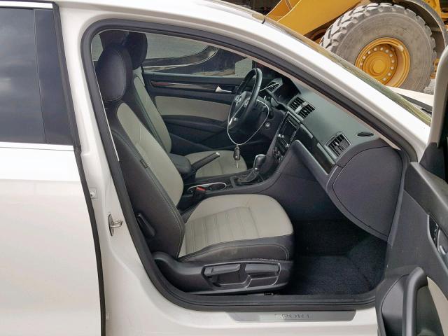 1VWBT7A3XFC079389 - 2015 VOLKSWAGEN PASSAT SE WHITE photo 5