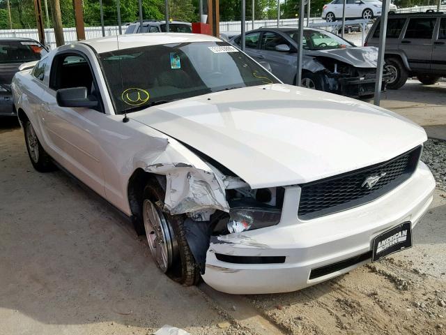 1ZVFT80N365126311 - 2006 FORD MUSTANG WHITE photo 1
