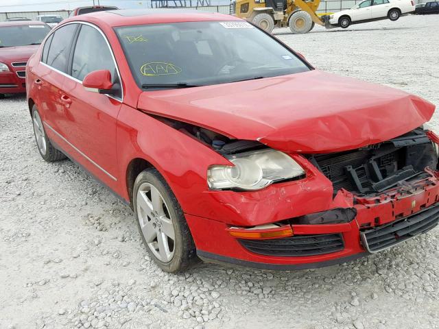 WVWAK73C88E016992 - 2008 VOLKSWAGEN PASSAT KOM RED photo 1