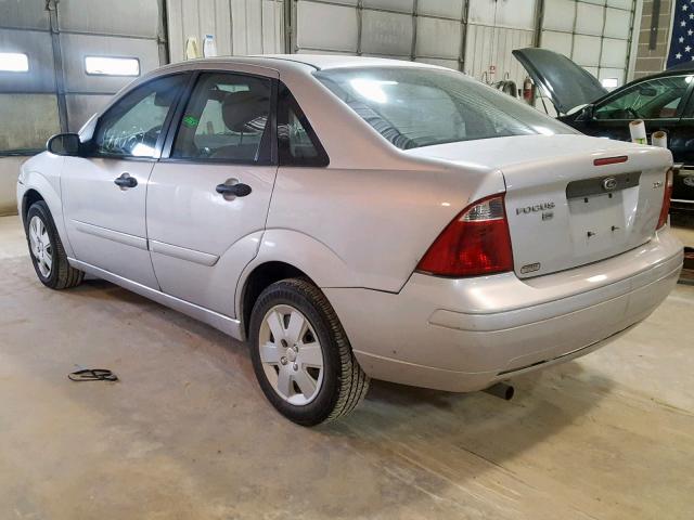 1FAFP34N86W247534 - 2006 FORD FOCUS ZX4 SILVER photo 3