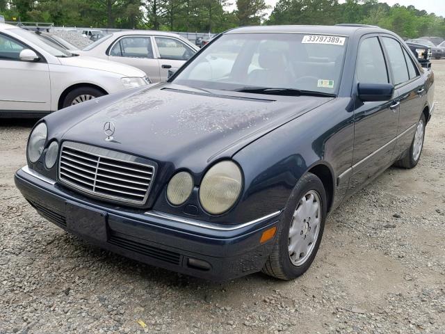 WDBJF20F2TJ022145 - 1996 MERCEDES-BENZ E 300D GRAY photo 2