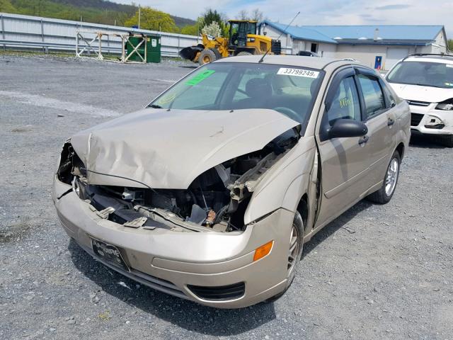 1FAFP34N37W258586 - 2007 FORD FOCUS ZX4 GOLD photo 2